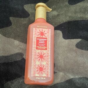 Bath & Body Works Strawberry Peach Sunset Cleansing Gel Hand Soap